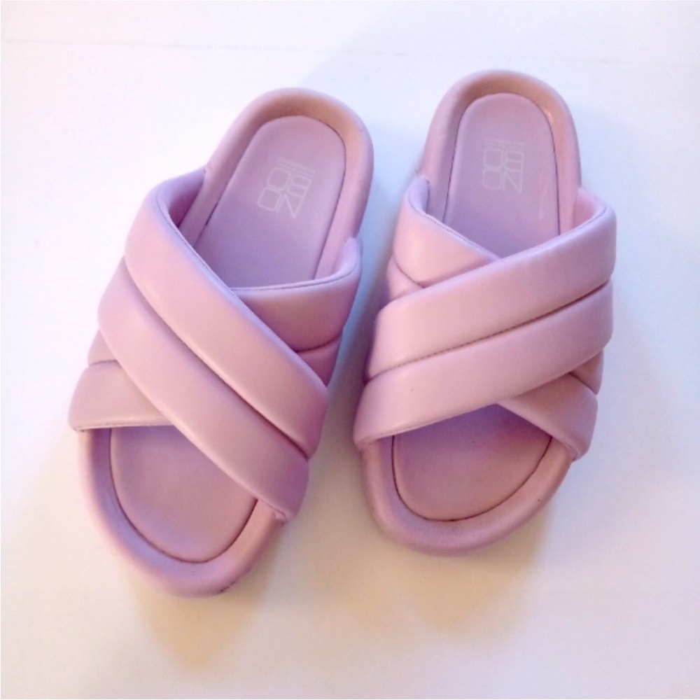 No Boundaries Pillow Slides in Lavender